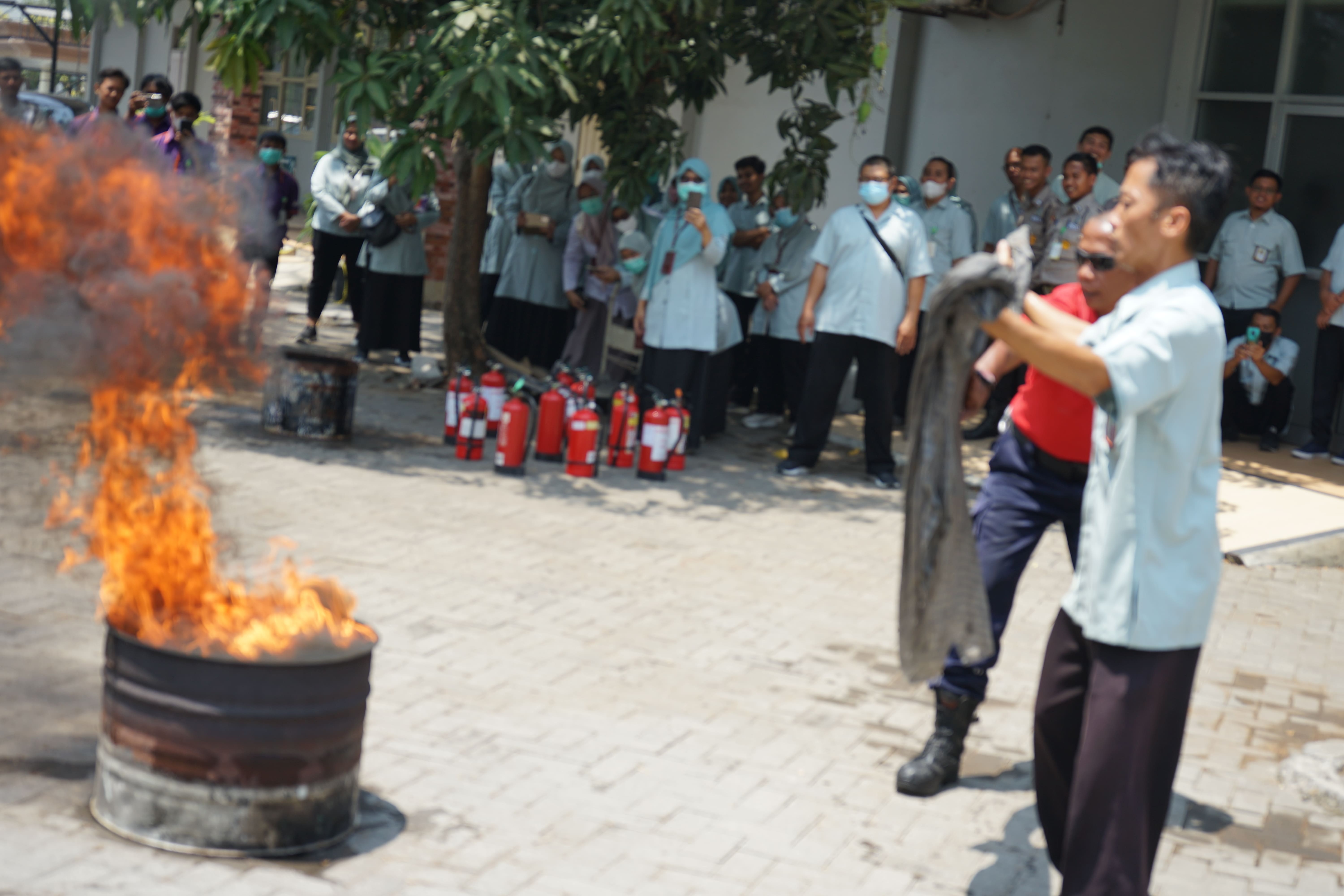 Pelatihan Penanggulangan Kebakaran