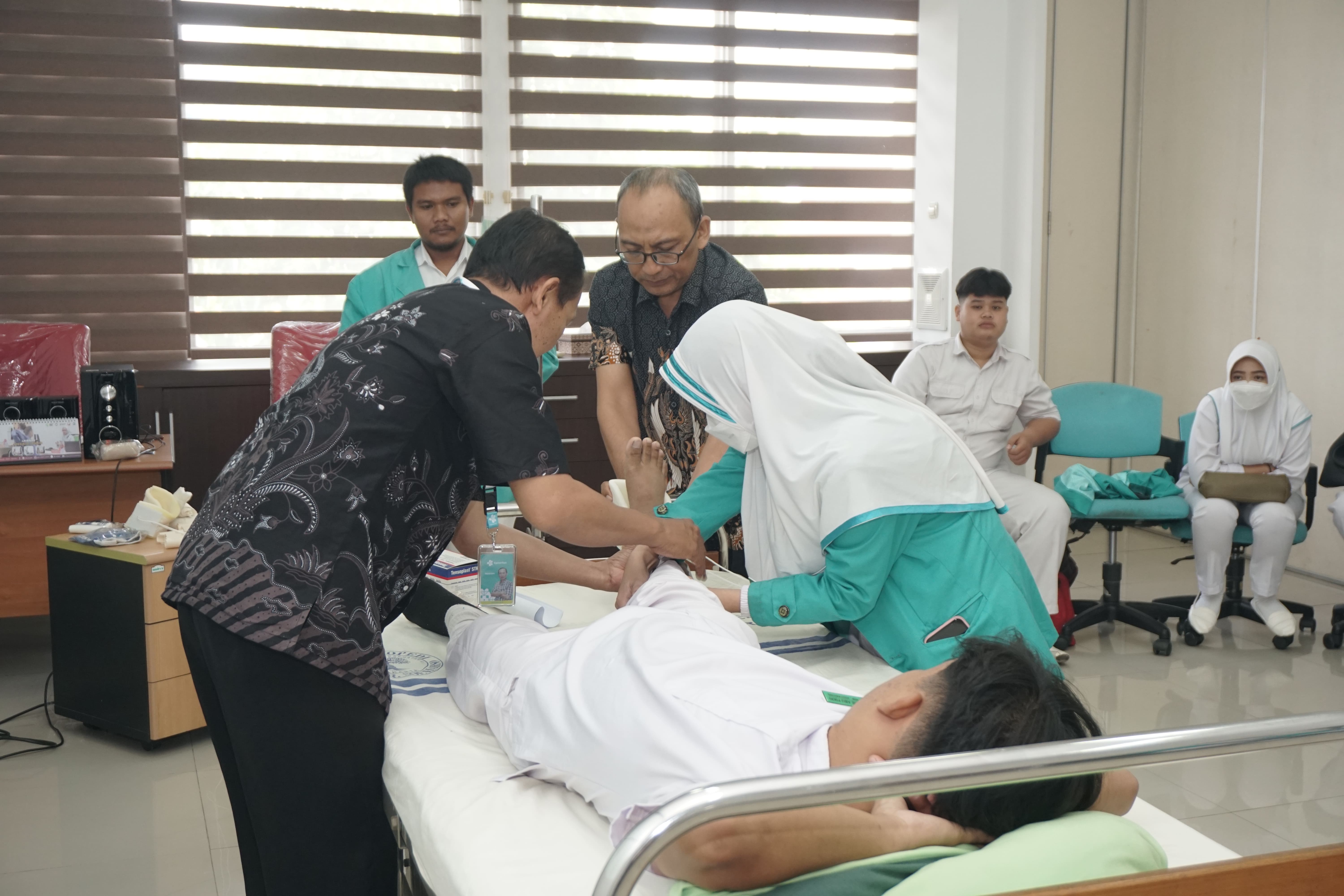 Workshop Asuhan Keperawatan Musculoskeletal - Pengegipan