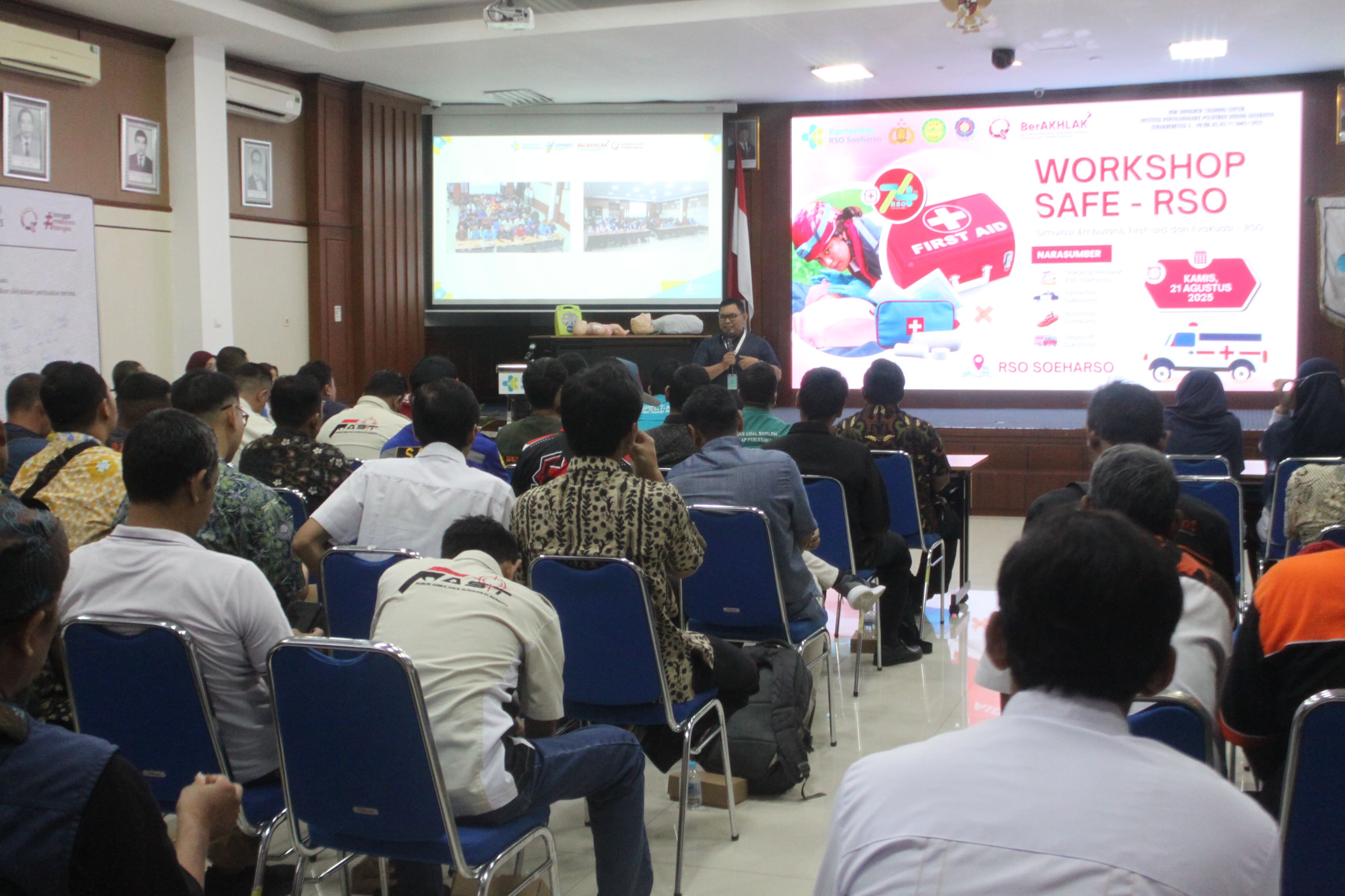 Workshop Simulasi Ambulans, First-aid dan Evakuasi (SAFE) RSO