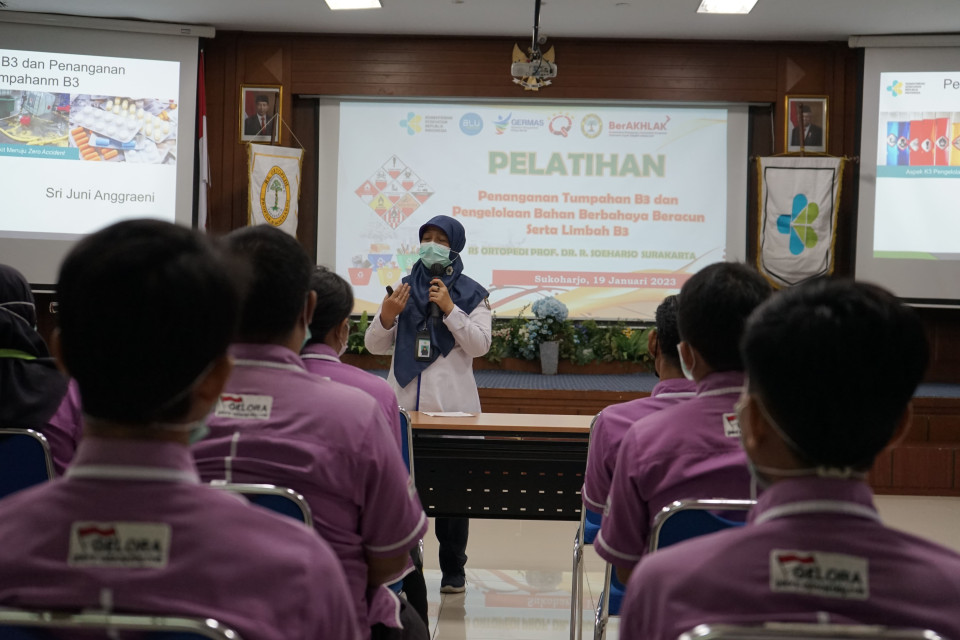 Pelatihan Penanganan Tumpahan B3 dan Pengelolaan Bahan Berbahaya Beracun serta Limbah B3