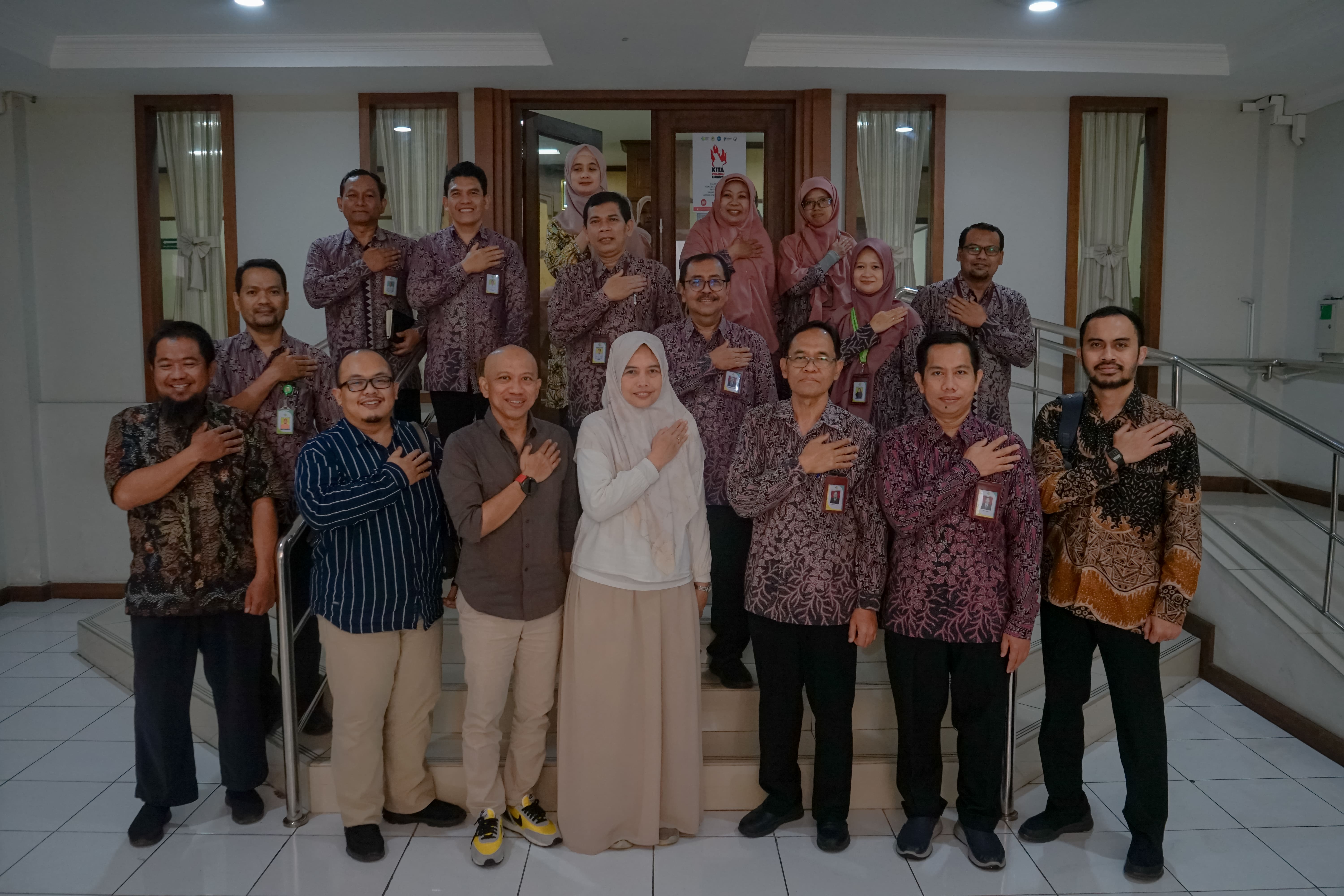 Studi Banding RSUD Syarifah Ambami Rato Ebu