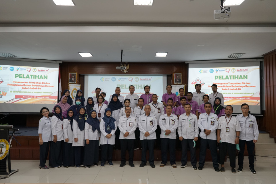 Pelatihan Penanganan Tumpahan B3 dan Pengelolaan Bahan Berbahaya Beracun serta Limbah B3
