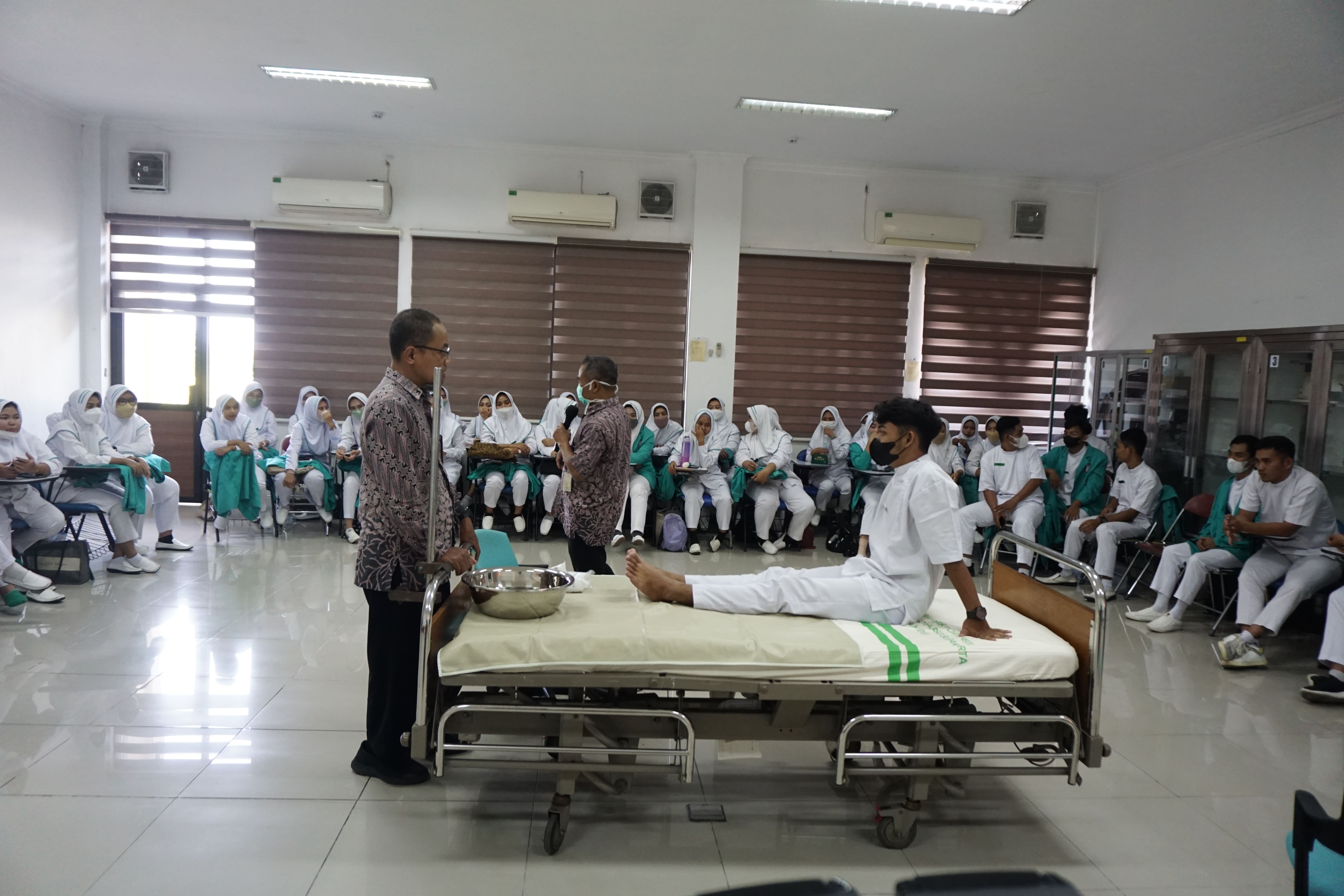 Pelatihan STIKES Aksari Indramayu