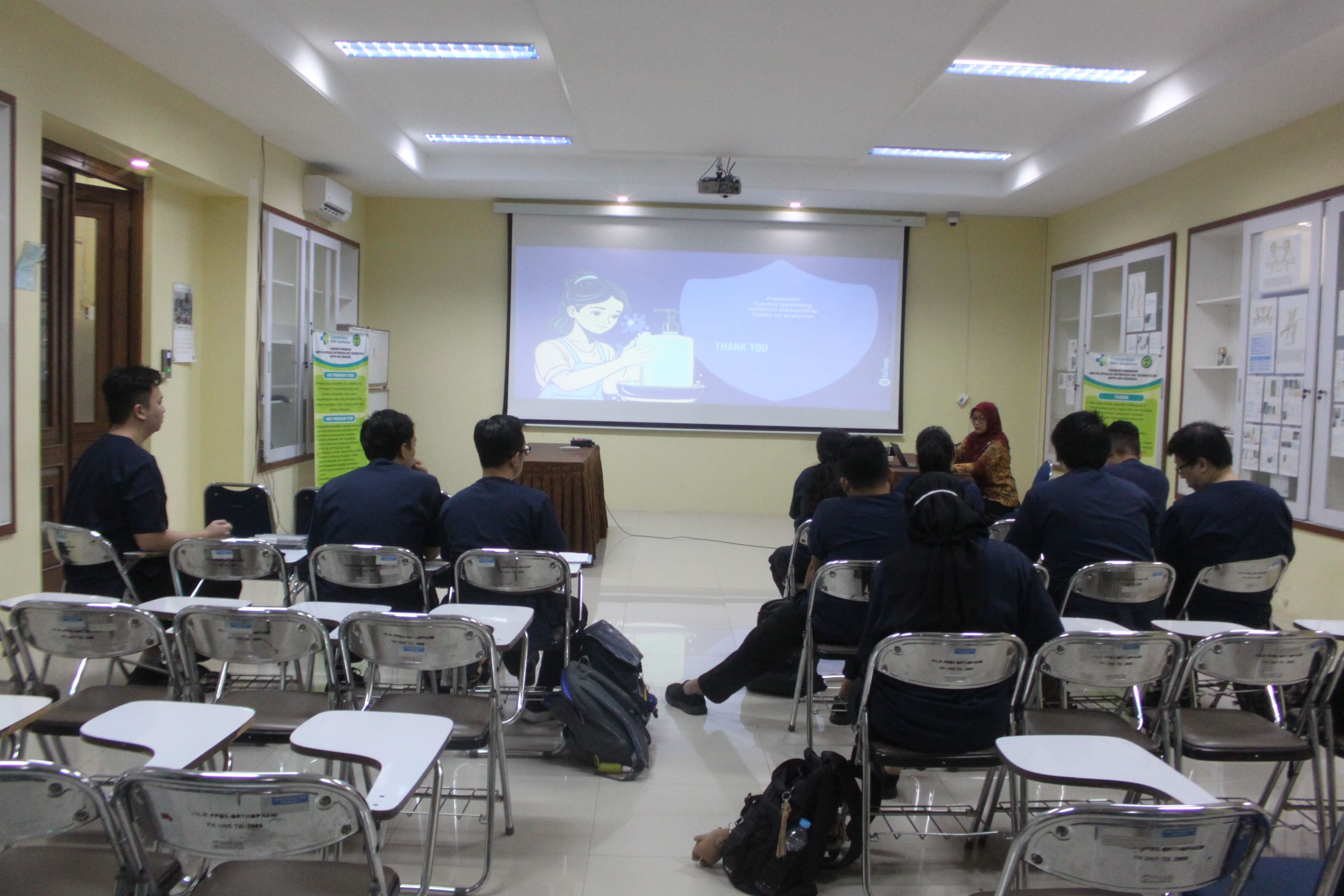 Kuliah PPDS RSPPU batch 2 dengan  dr. Niluh Tantri F, Sp.PD, Sub.Sp(K)Ger, FINASIM