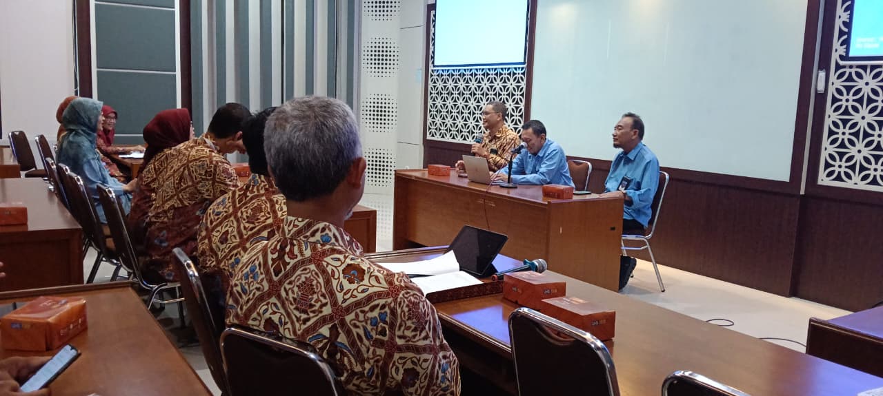 Koordinasi Direksi dan UFP RS Soeharso dengan FK UNS Kerjasama Pendidikan Dokter Spesialis Berbasis 