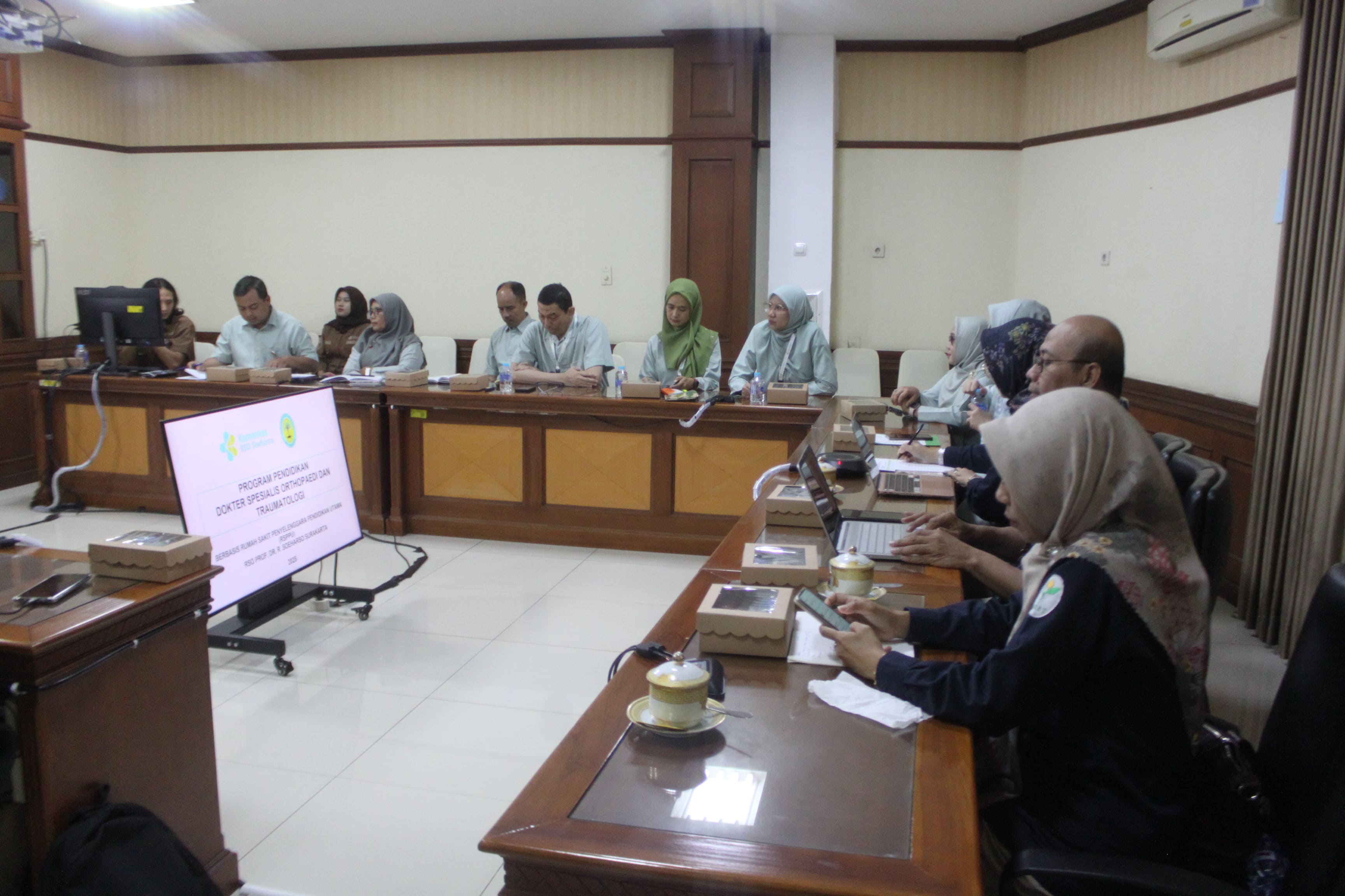 Studi Banding Program Hospital Based  RSPPU RSUP Soeradji Tirtonegoro