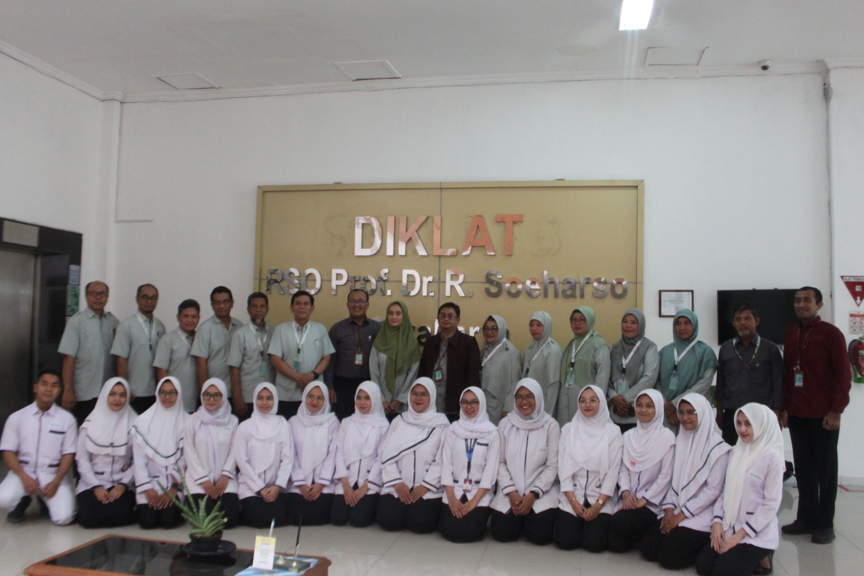 Serah Terima Program Magang Integrasi Fungsional Keperawatan Poltekkes Surakarta