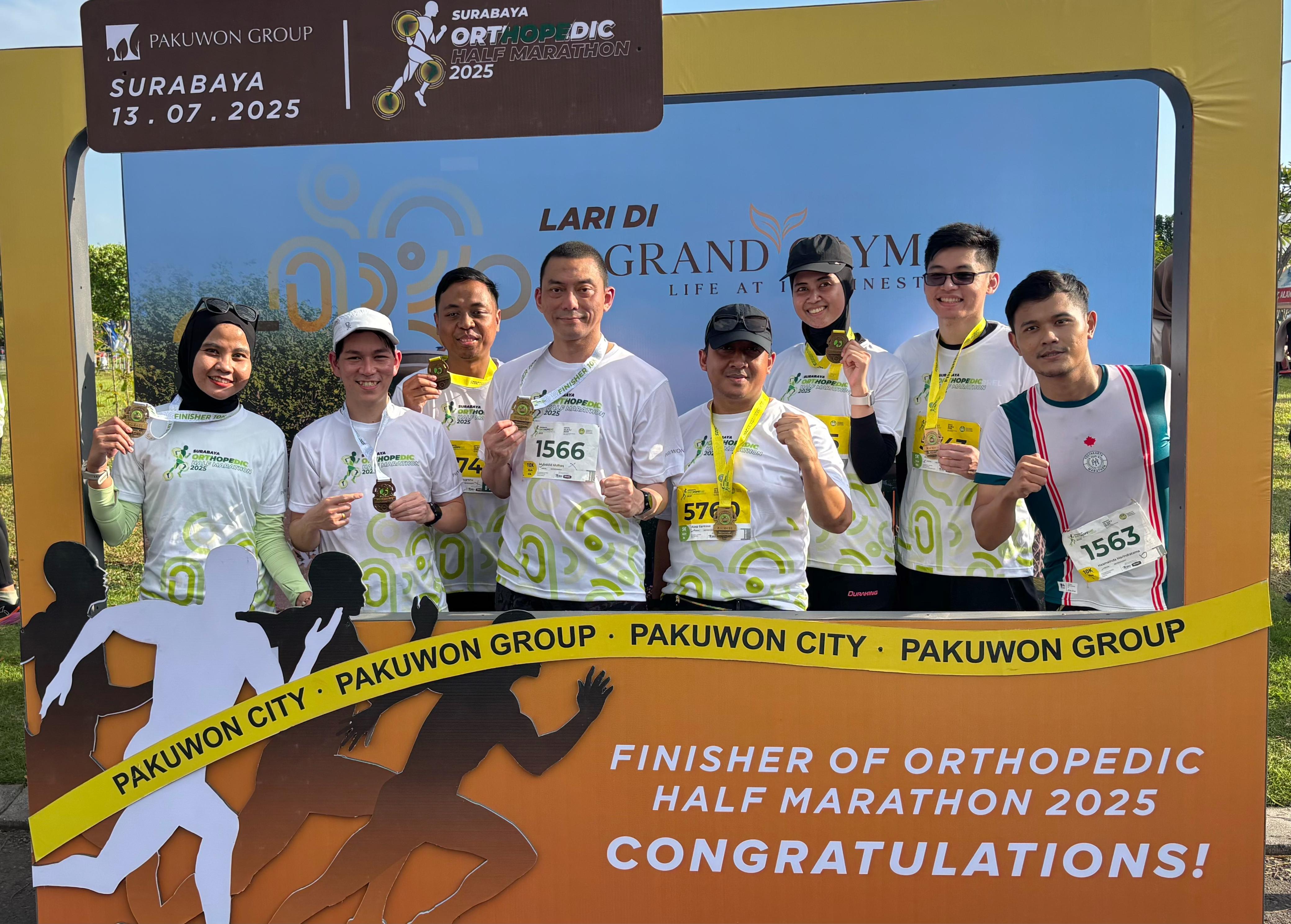 Dokter Spesialis Ortopedi dan PPDS RSPPU RSO Soeharso Mengikuti Surabaya Orthopedic Half Marathon 20